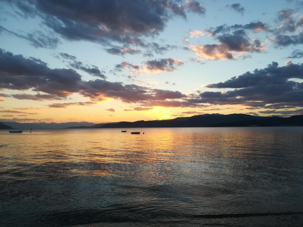 Akrogiali Agiokampos  Bagian luar foto