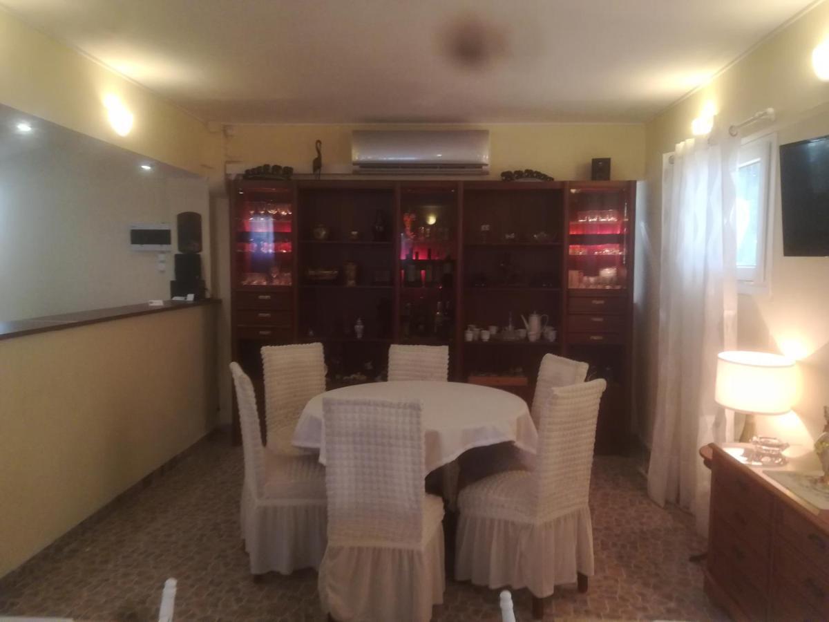 Akrogiali Agiokampos  Bagian luar foto