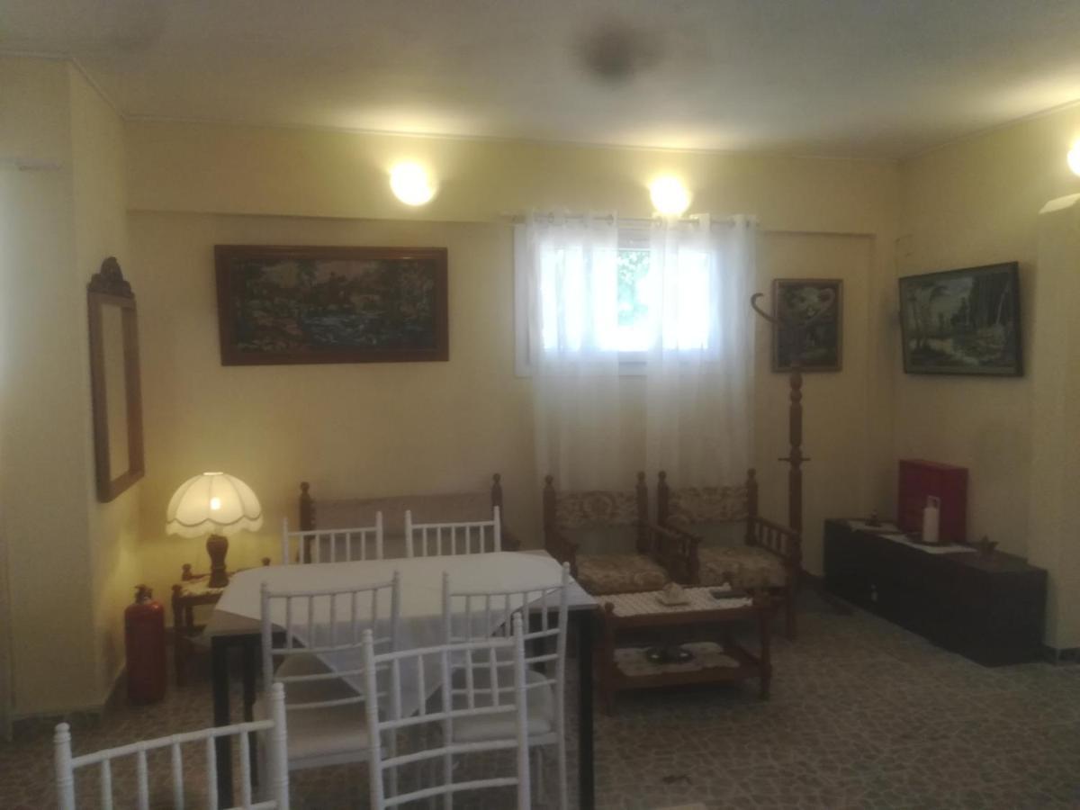 Akrogiali Agiokampos  Bagian luar foto