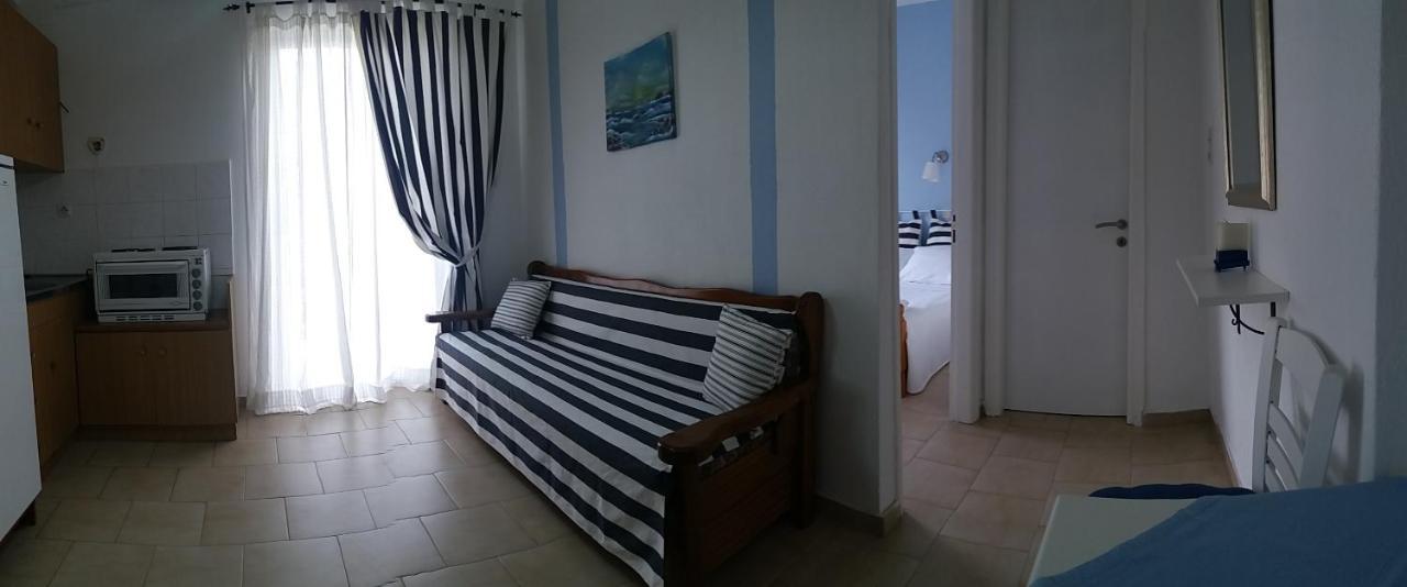 Akrogiali Agiokampos  Bagian luar foto
