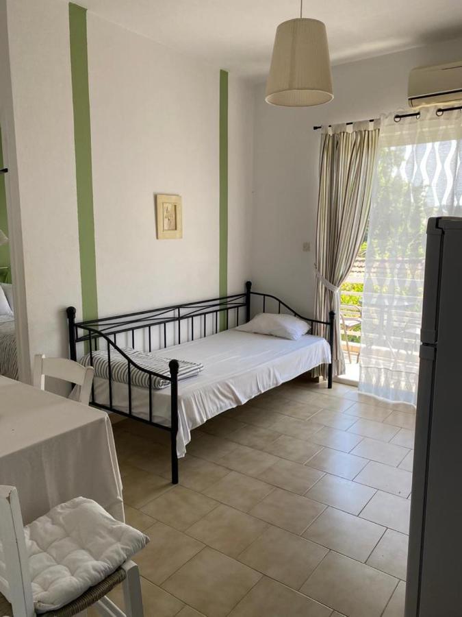 Akrogiali Agiokampos  Bagian luar foto