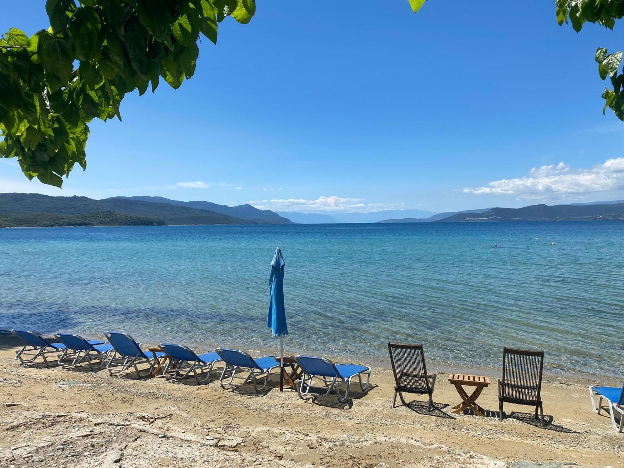 Akrogiali Agiokampos  Bagian luar foto